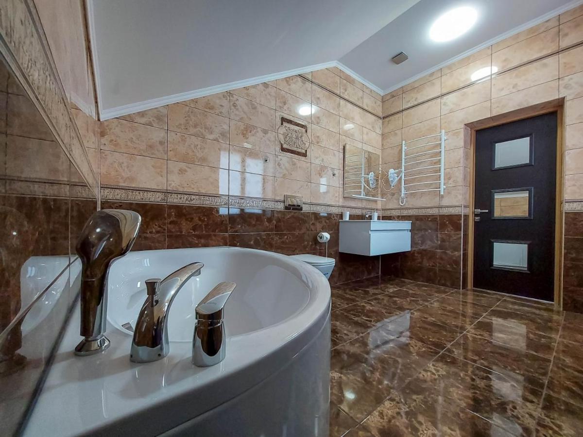 Graff Hotel Dnipro Extérieur photo